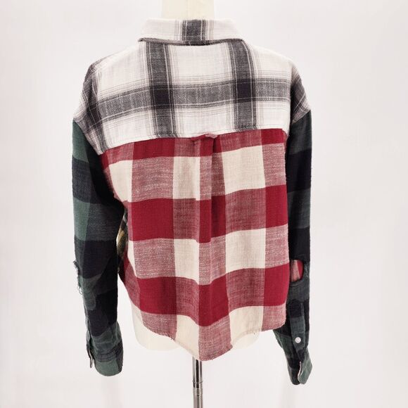 American Eagle Cozy Cabin Flannel button up cropped shirt Small - Picture 2 of 8